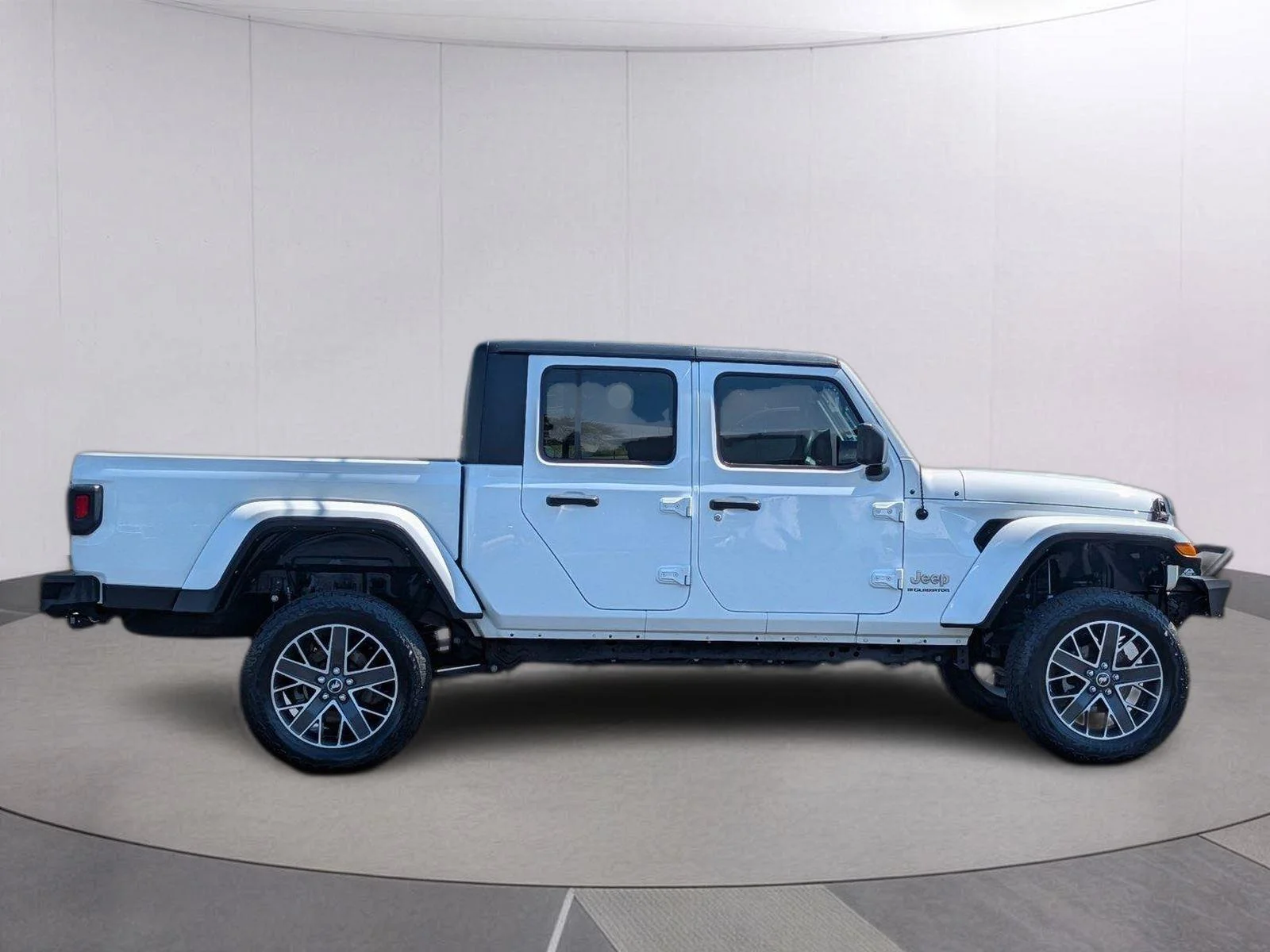 Used 2023 Bright White Clearcoat Jeep Overland image 7