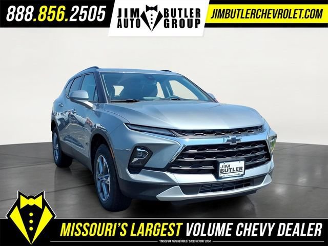 New 2026 Sterling Gray Metallic Chevrolet 2LT image 21