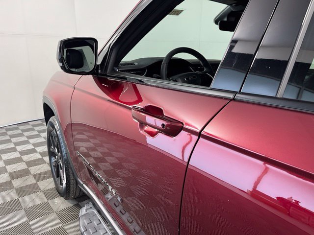 Used 2025 Red Jeep Altitude image 13