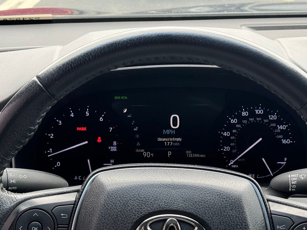 Used 2019 Beige Toyota XLE image 21