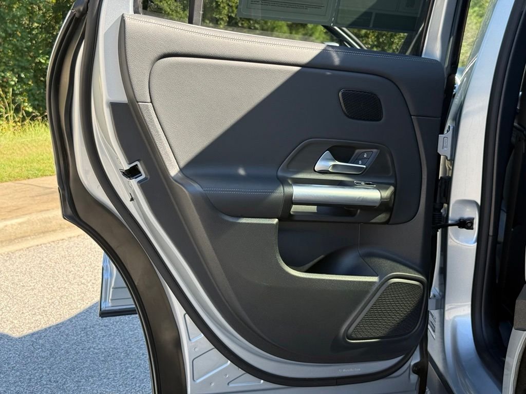 Used 2025  Mercedes-Benz GLA 250 image 22