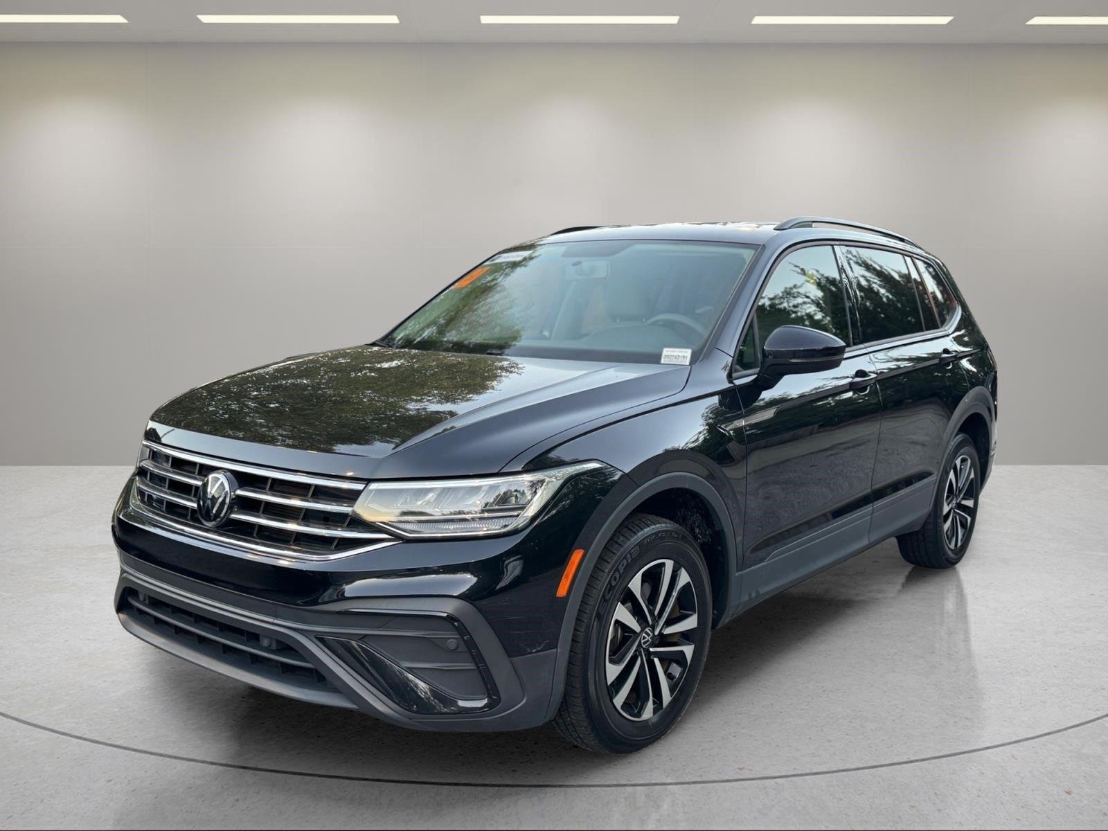 Used 2022 Deep Black Pearl Volkswagen S image 1