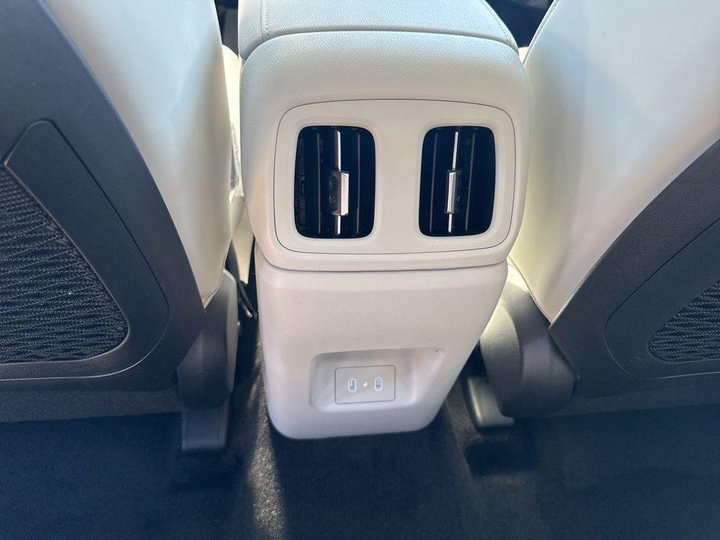 New 2026 White Hyundai SEL FWD image 34
