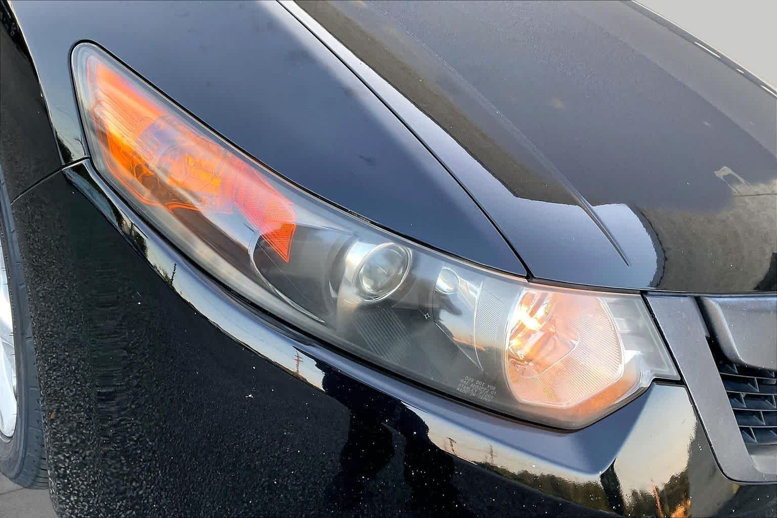 Used 2010 Crystal Black Pearl Acura  image 25