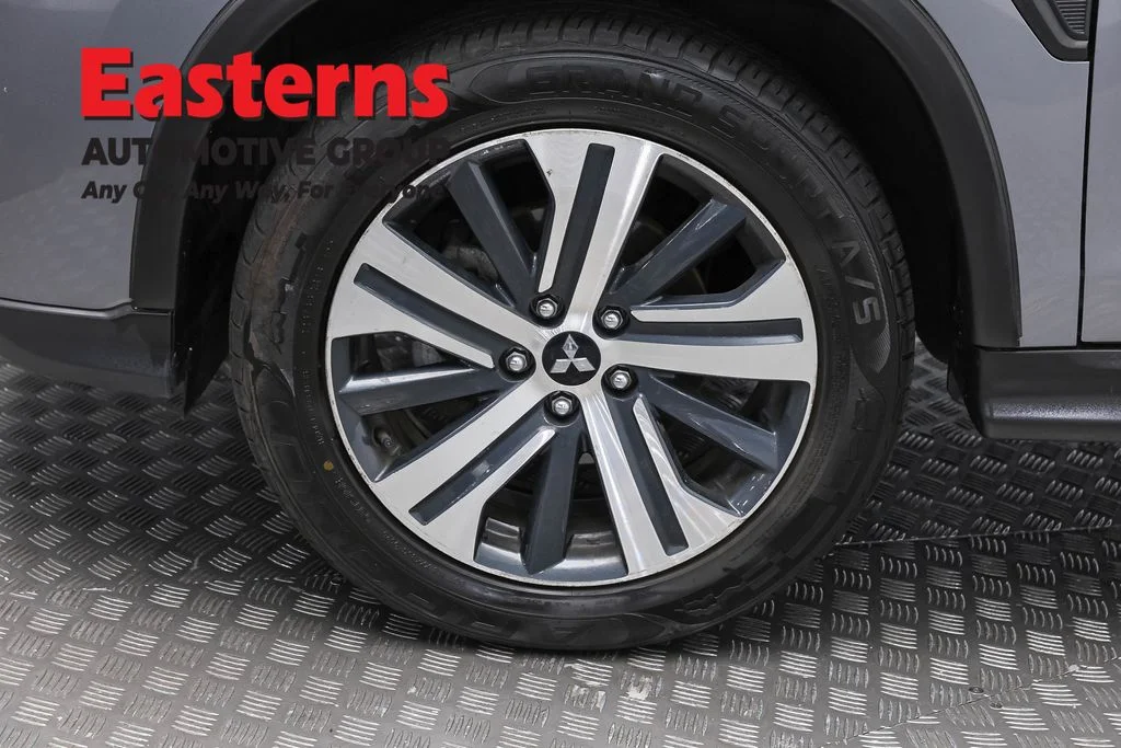 Used 2024 Gray Mitsubishi 2.0 ES image 31