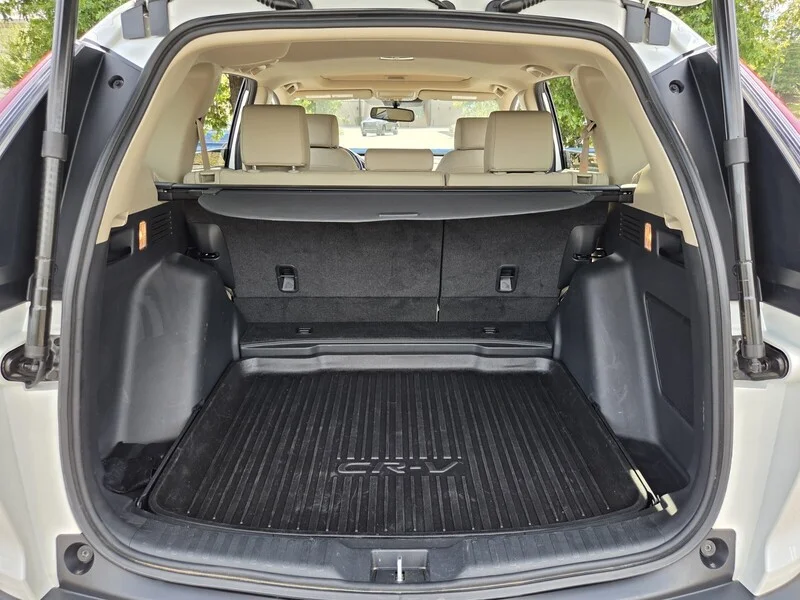 Used 2022 Platinum White Pearl Honda TOURING image 15