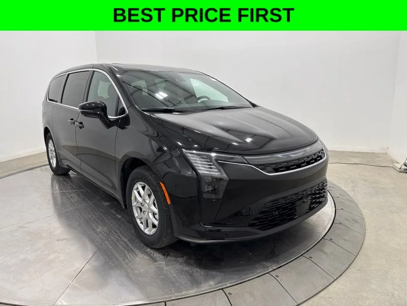 2027 Chrysler Pacifica Select's photo