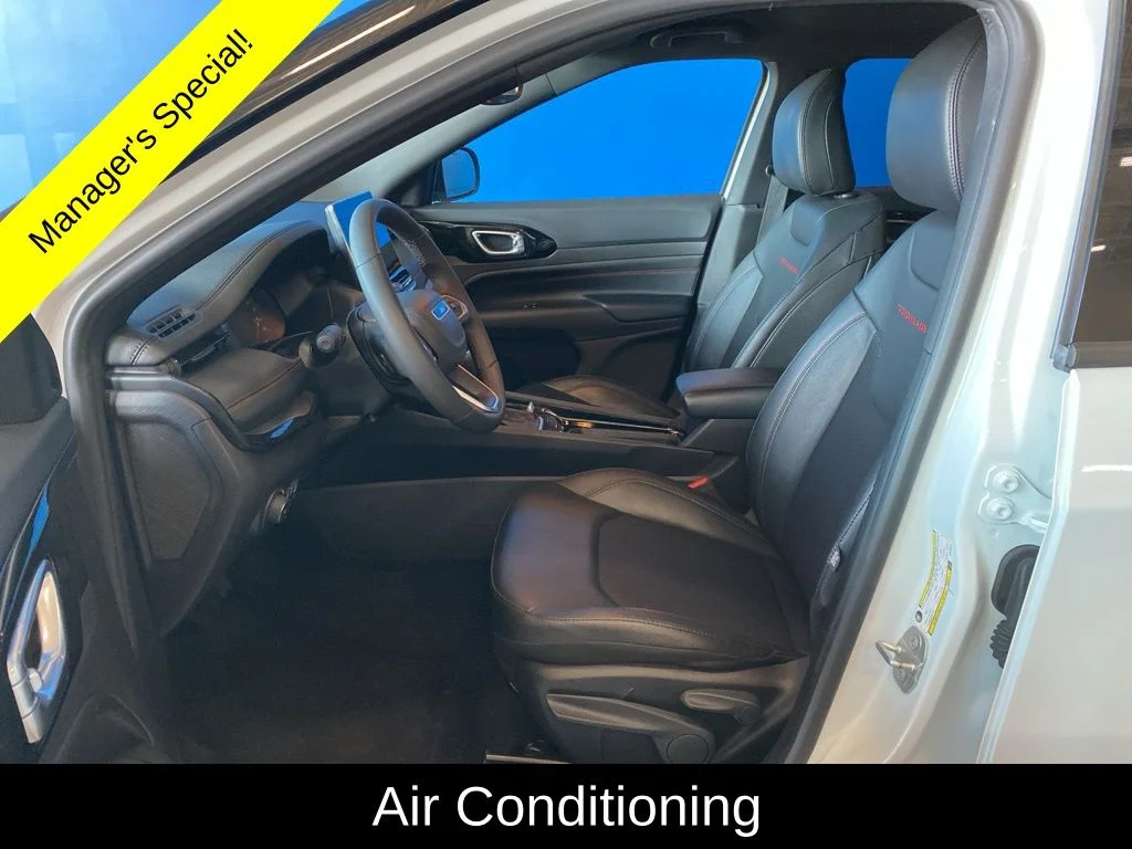 Used 2025 White Jeep Trailhawk image 10