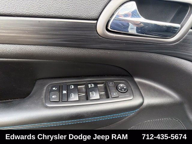 Used 2019 White Jeep Laredo image 15