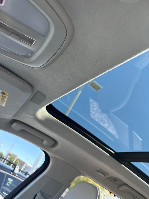 Used 2024 White Volvo Ultimate image 18