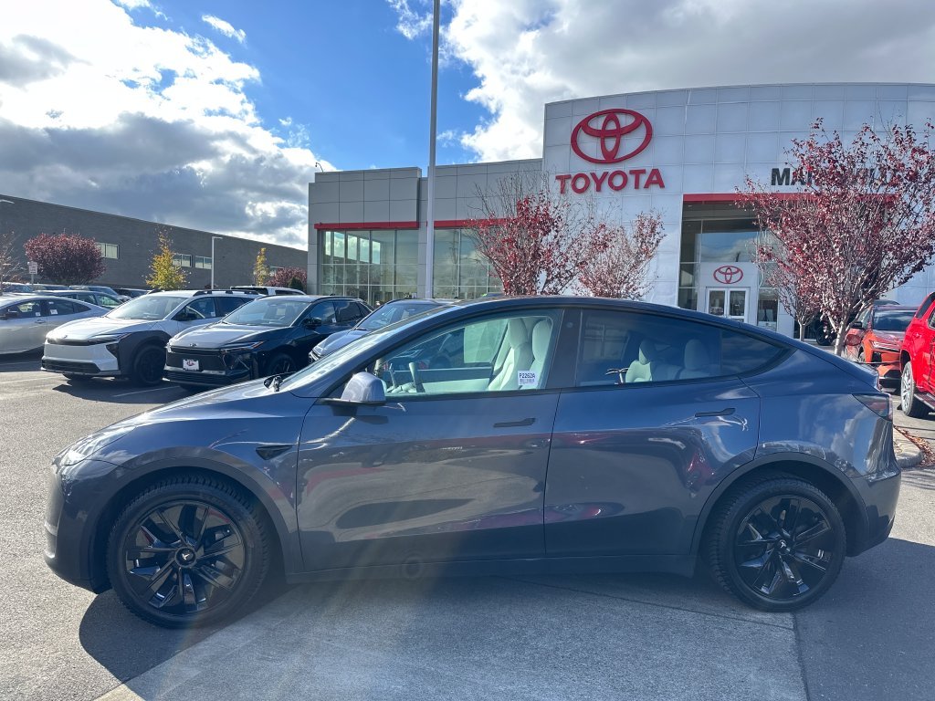 Used 2022 Tesla Model Y Long Range with VIN 7SAYGDEE0NF313376 for sale in Marysville, WA