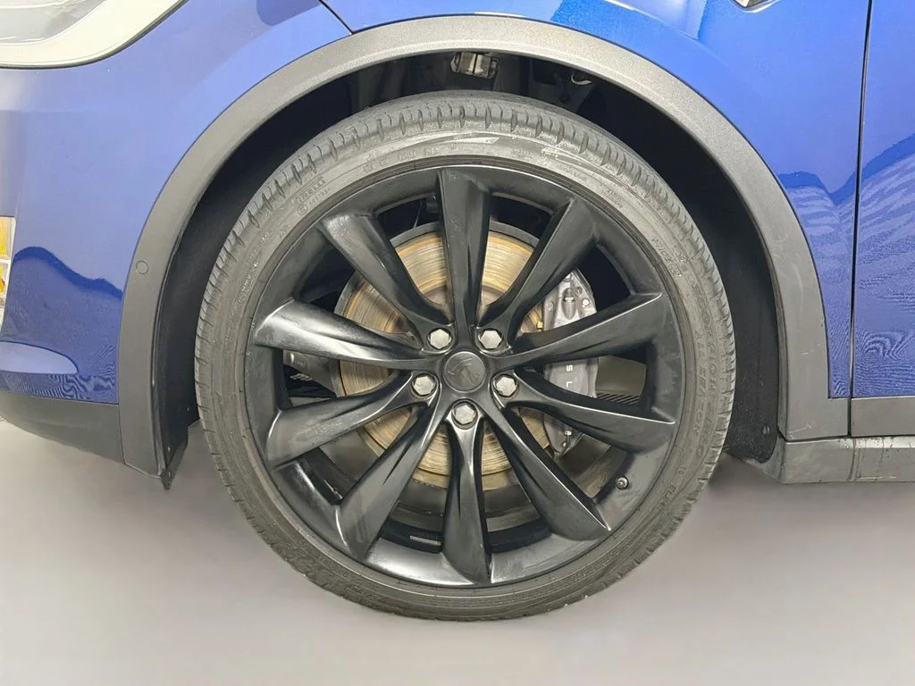 Used 2019 Blue Tesla  image 34