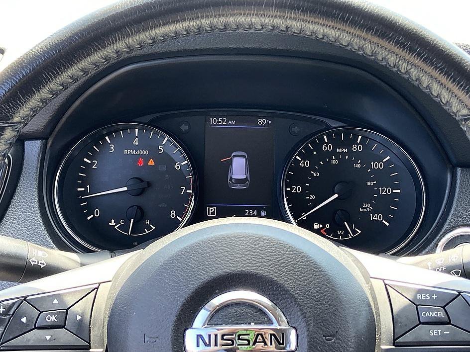 Used 2018 Gun Metallic Nissan SL image 14