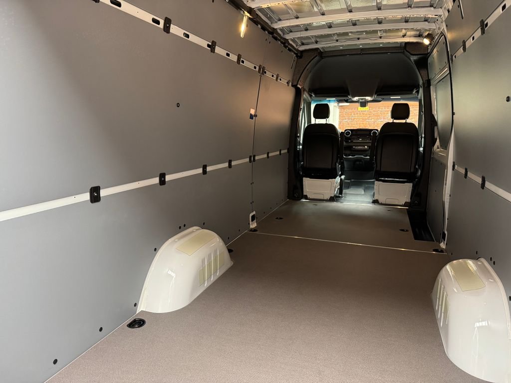 New 2026 White Mercedes-Benz Cargo 170 WB image 24