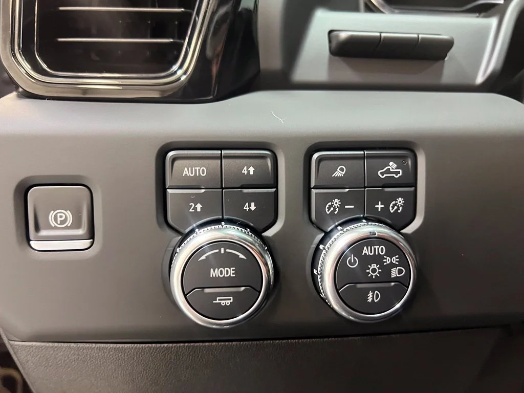 Used 2025 Black GMC AT4 image 18
