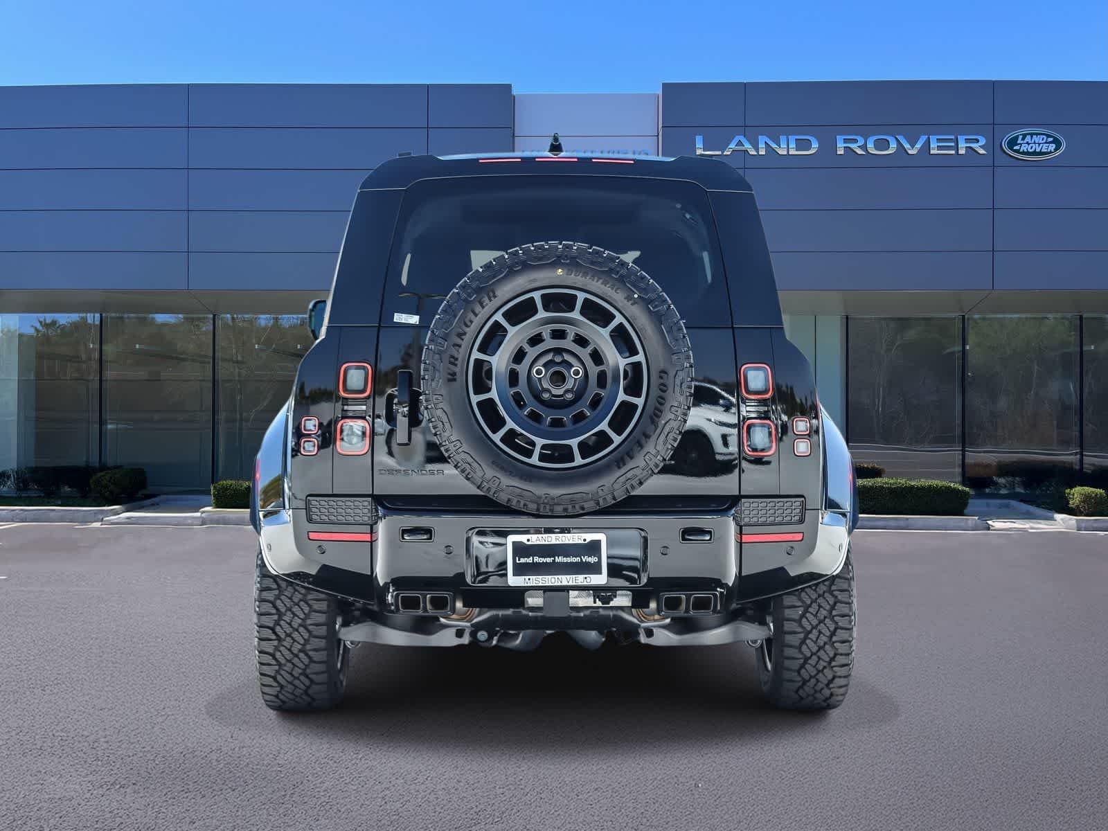 New 2026 Narvik Black Land Rover OCTA Black image 5