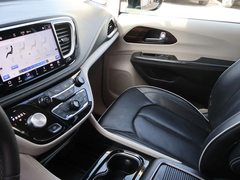 2024 Chrysler Pacifica Limited - Photo 24