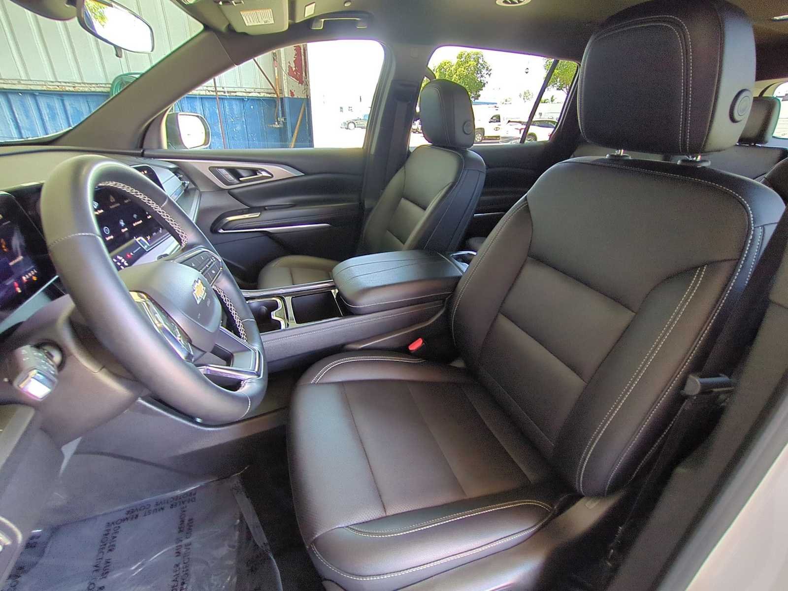Used 2025 Summit White Chevrolet LT image 23