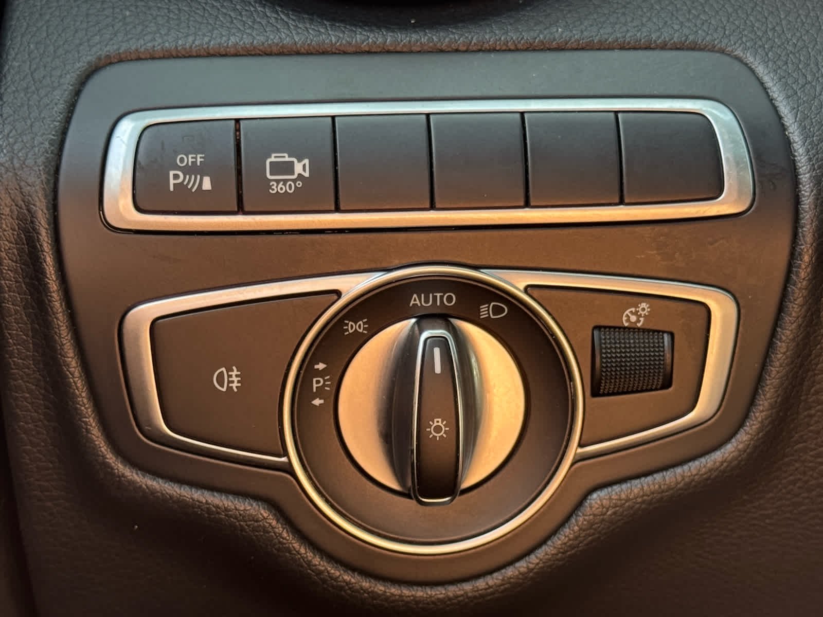 Used 2019 Mojave Silver Metallic Mercedes-Benz GLC 300 image 30
