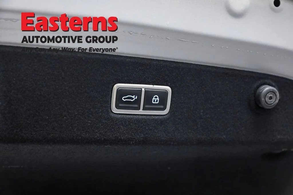 Used 2023 Silver Hyundai SEL image 24
