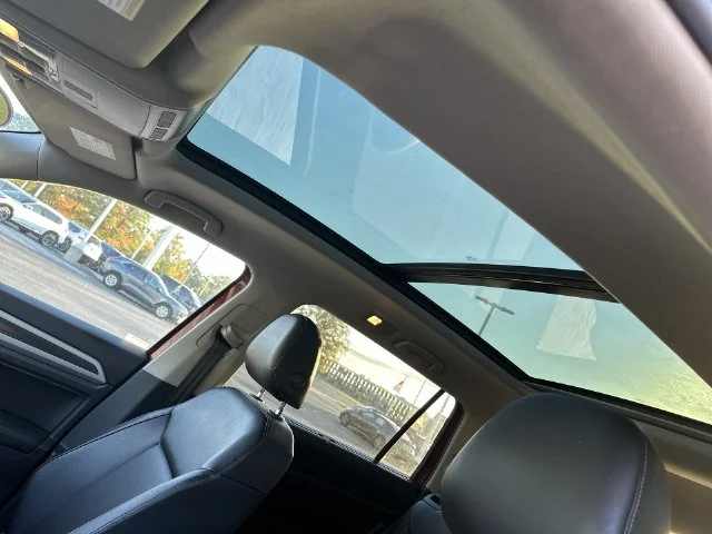 Used 2018 Red Volkswagen SEL image 25