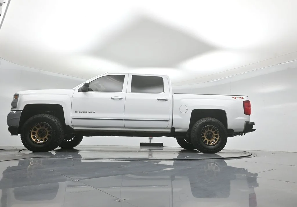 Used 2018 White Chevrolet LTZ image 7