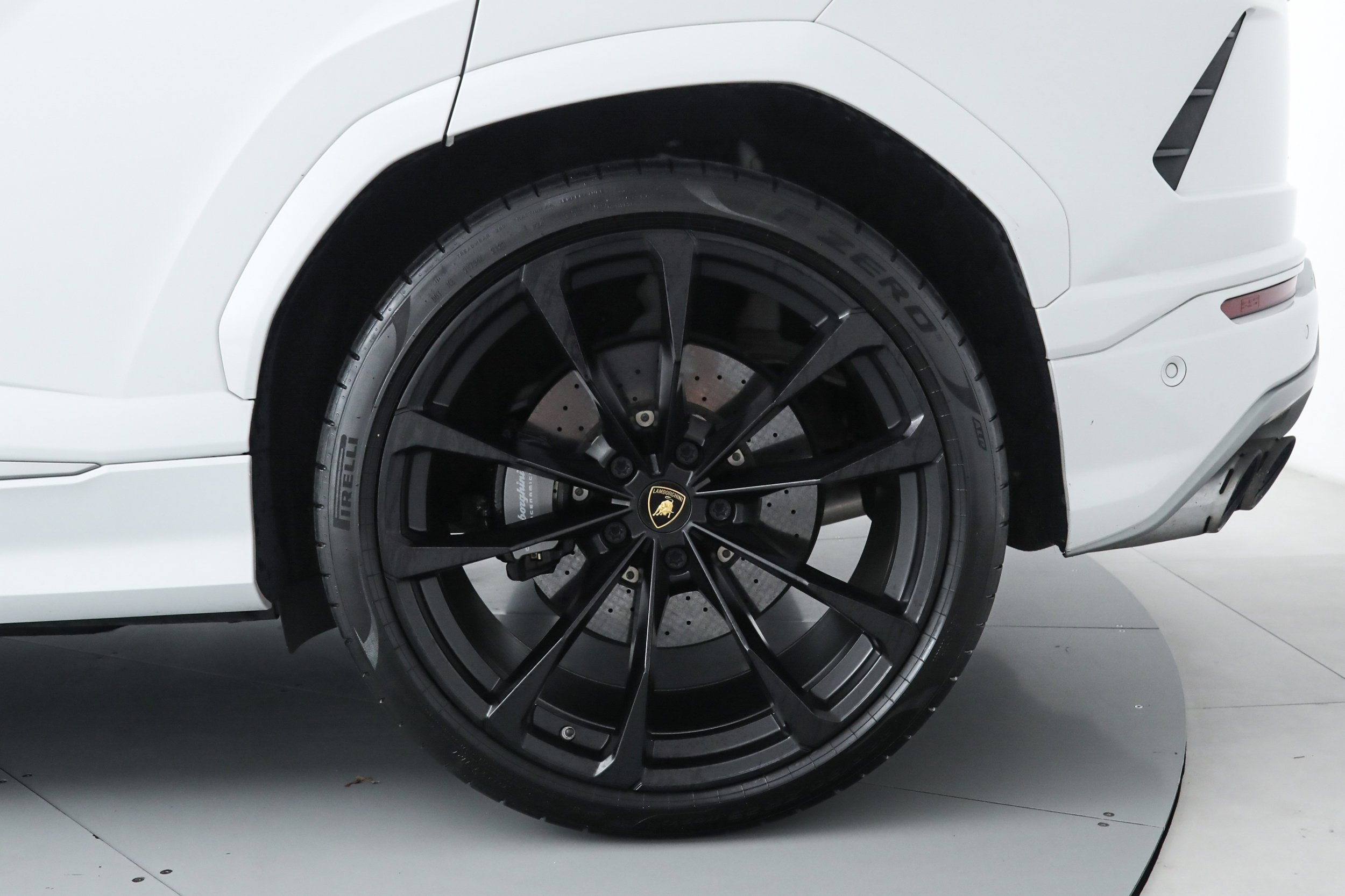 Used 2020 White Lamborghini  image 33