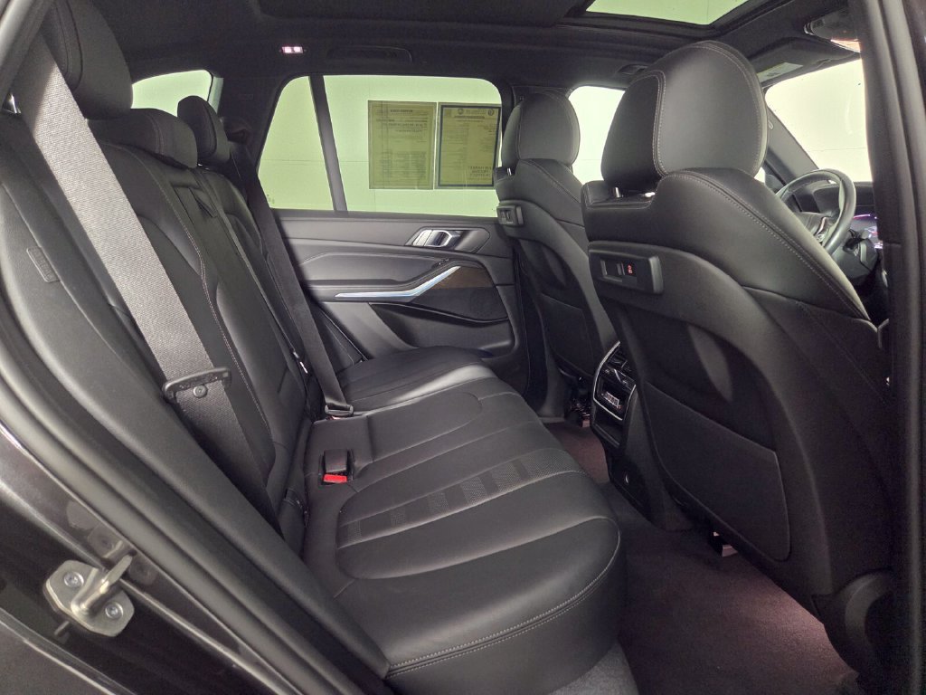 Certified Used 2022 Dark Graphite Metallic BMW xDrive45e image 29