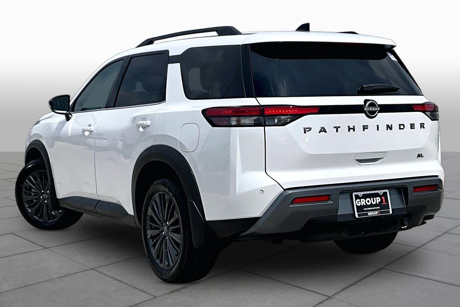 New 2026 Everest White Pearl TriCoat Nissan SL image 12