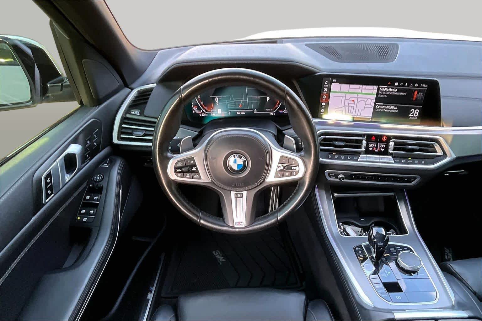 Used 2022 Alpine White BMW sDrive40i image 6