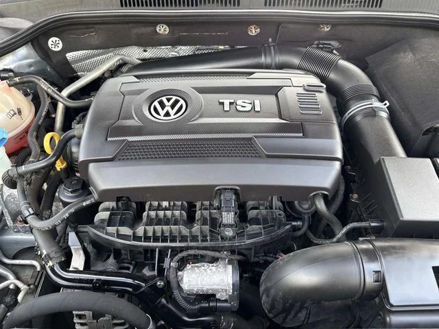 Used 2015 Gray Volkswagen 1.8T SE image 13