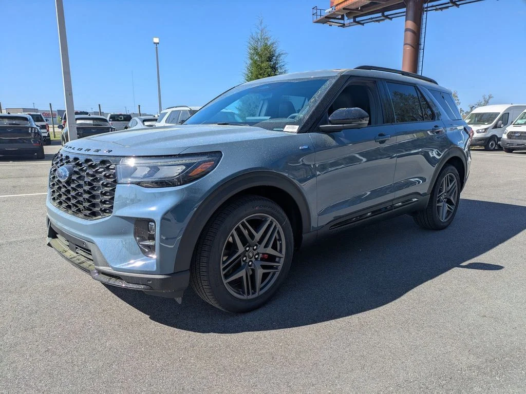 New 2026 Vapor Blue Metallic Ford ST-Line image 8