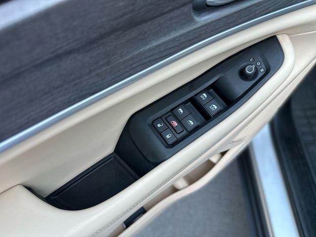 Used 2024 Silver Jeep Limited image 14