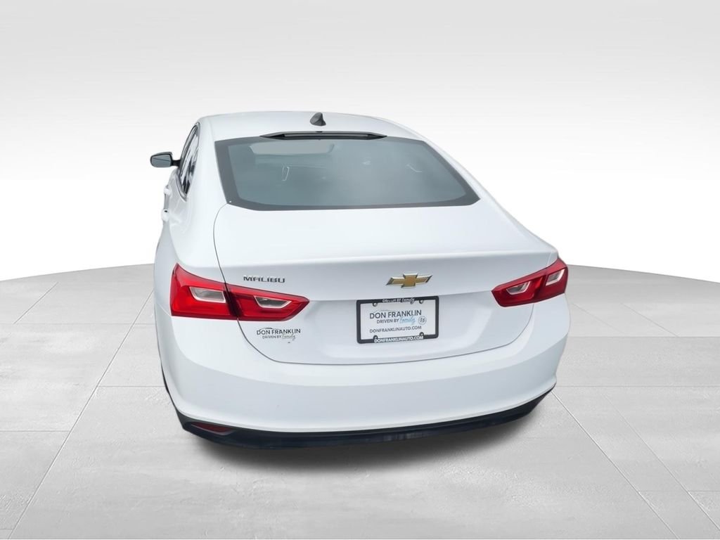 Used 2022 White Chevrolet LS image 7