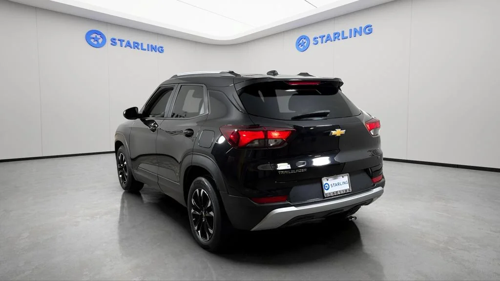 Used 2023 MOSAIC BLACK METALLIC Chevrolet LT image 6