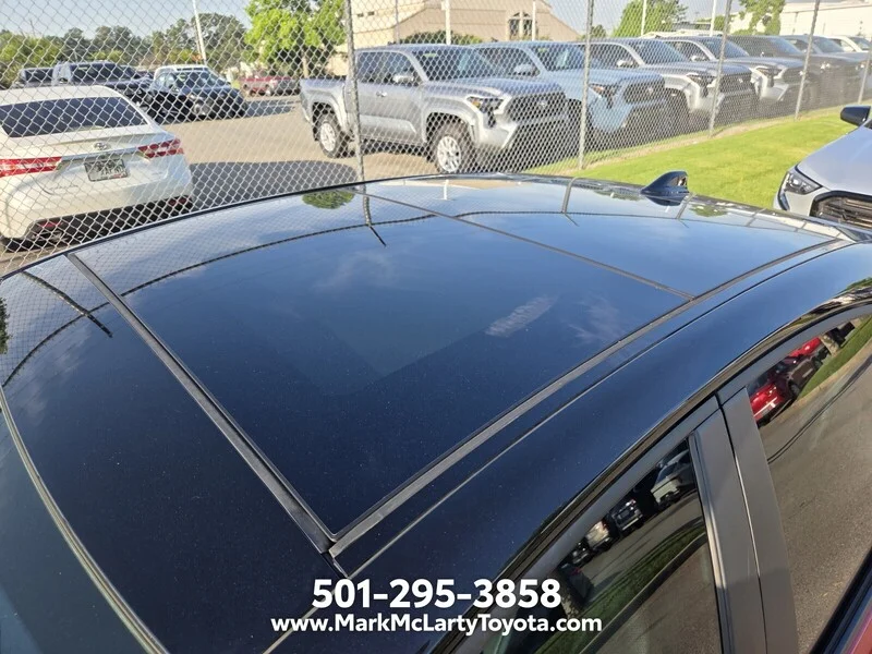 Used 2025 RED/BLACK TOP TOYOTA XSE image 7