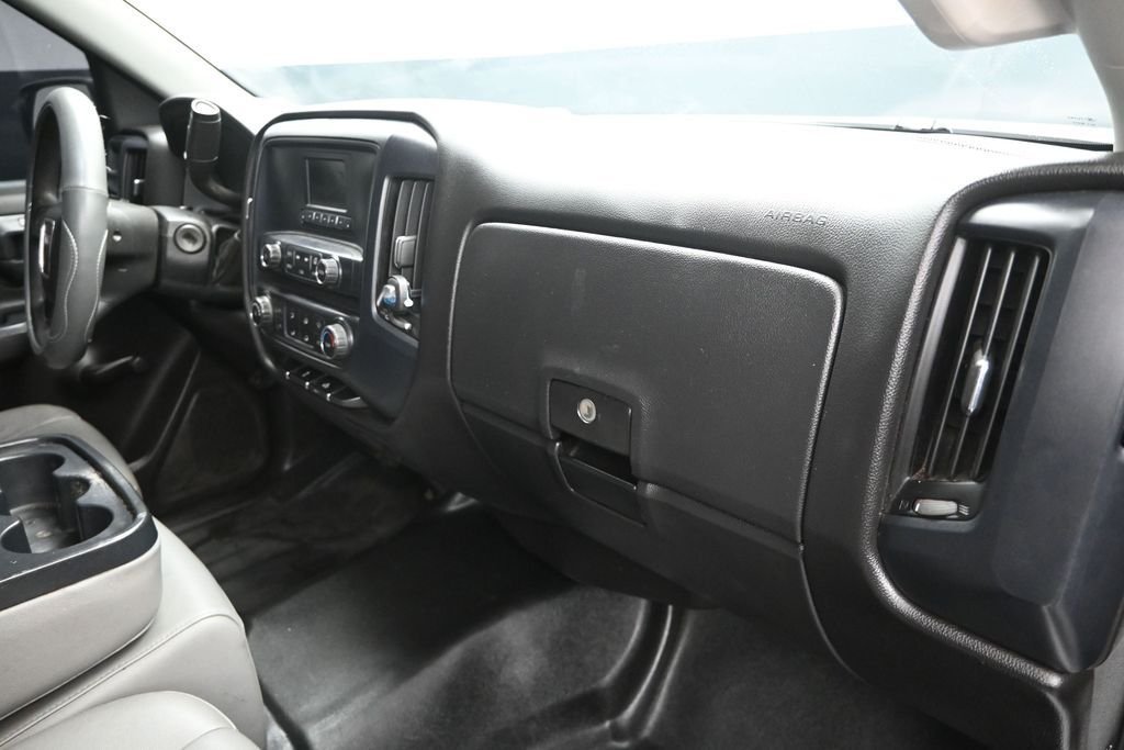 Used 2016 White GMC Base image 17