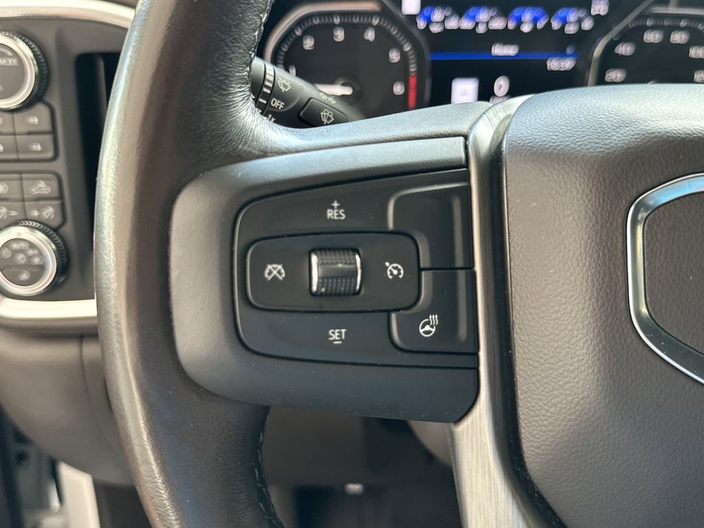Used 2022 White GMC Denali image 22