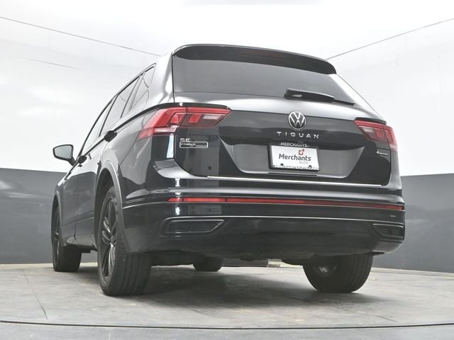 Used 2022 Black Volkswagen 2.0T SE R-Line Black image 29