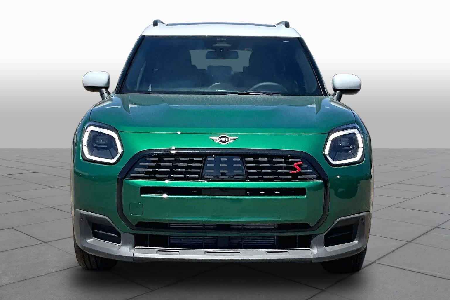 New 2027 British Racing Green IV Metallic MINI Signature Plus image 3