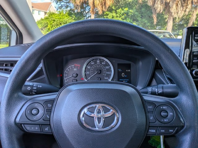 Used 2021 White Toyota LE image 28