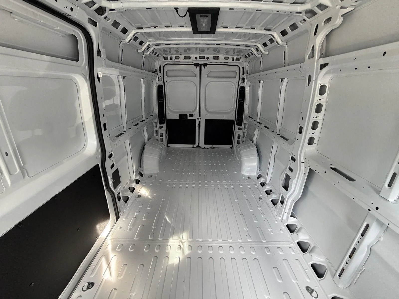 New 2026 Bright White Clear-Coat Exterior Paint RAM Tradesman image 11