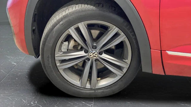 Used 2022 Aurora Red Metallic Volkswagen 3.6L V6 SEL R-Line image 36
