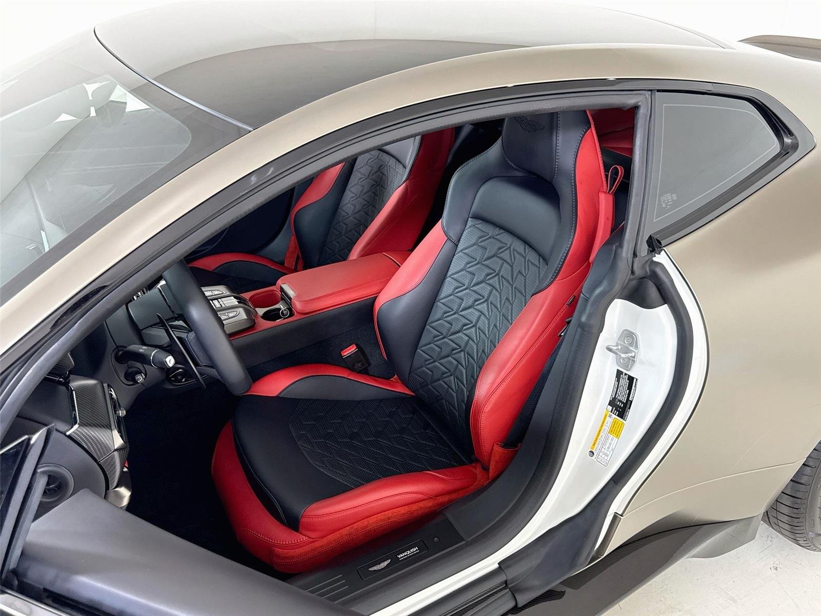 Used 2025  Aston Martin  image 14