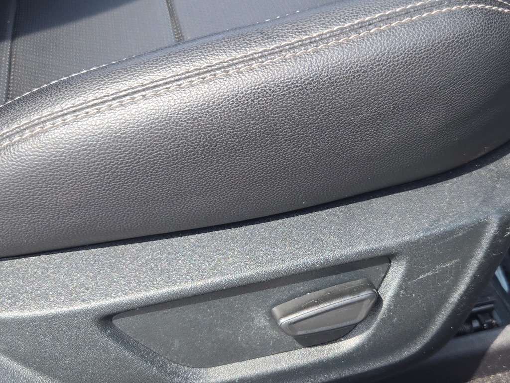 Used 2023  Ford EcoBoost Premium image 8