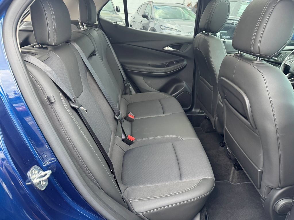 Used 2023 Sapphire Metallic Buick Select image 32