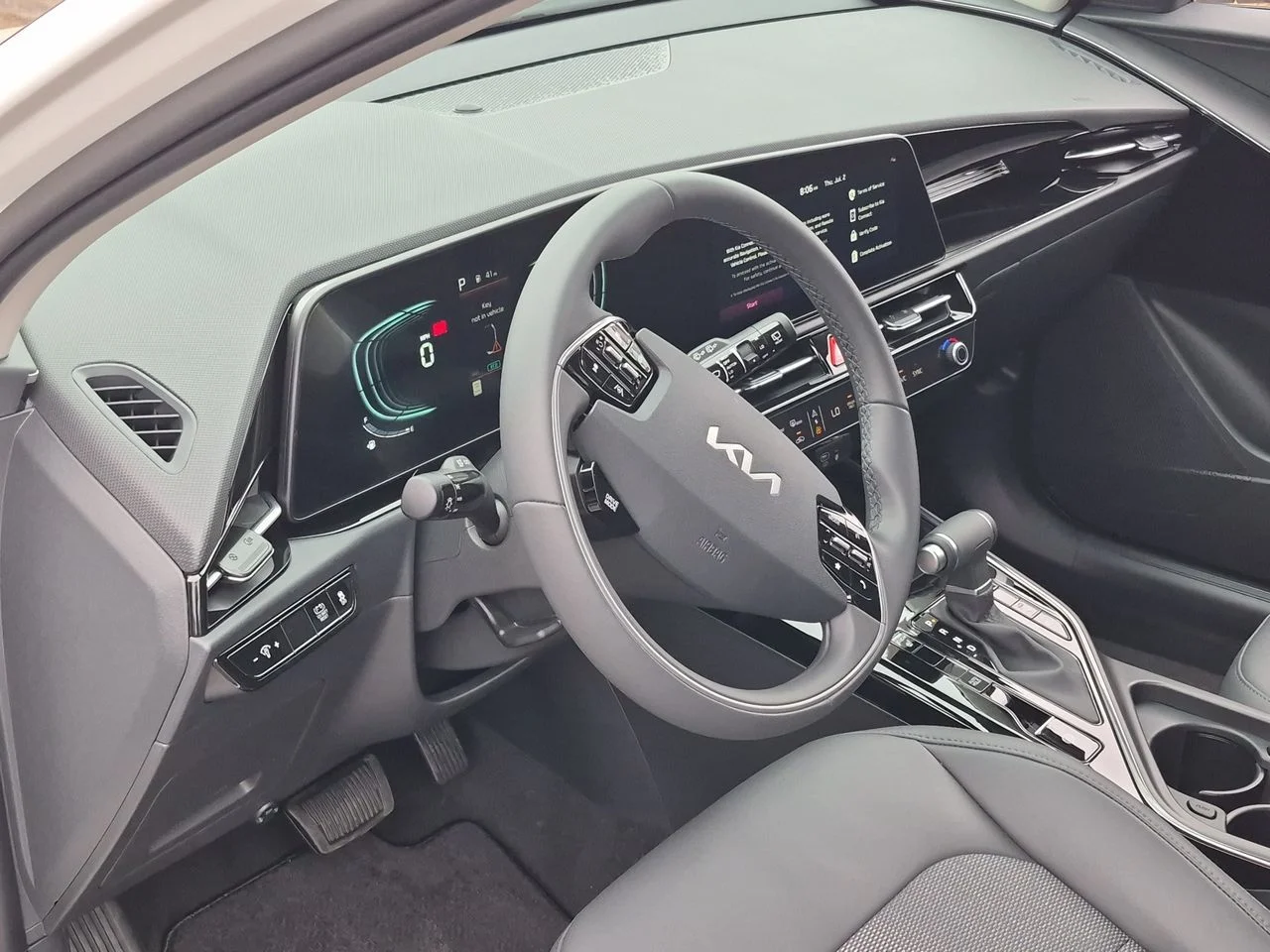 New 2026 Snow White Pearl Kia EX image 10