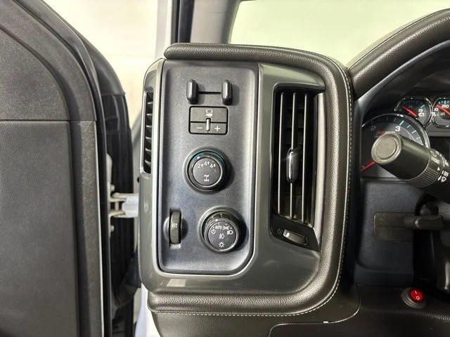 Used 2019 White Chevrolet LTZ image 15