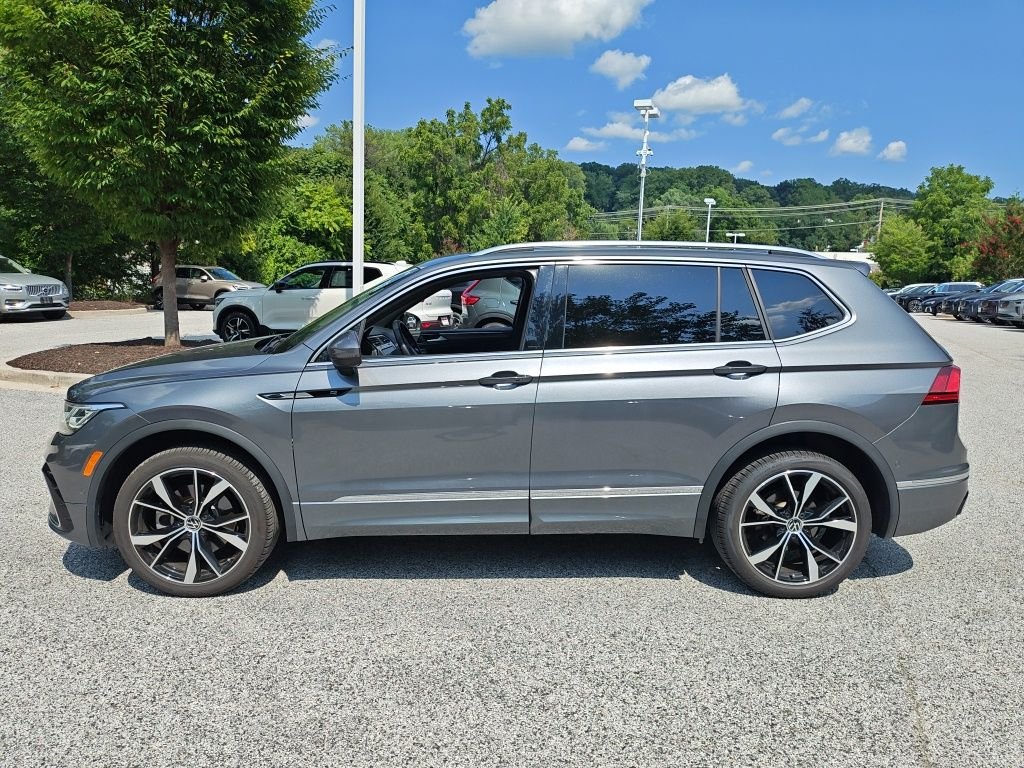 Used 2022 Gray Volkswagen 2.0T SEL R-Line image 4