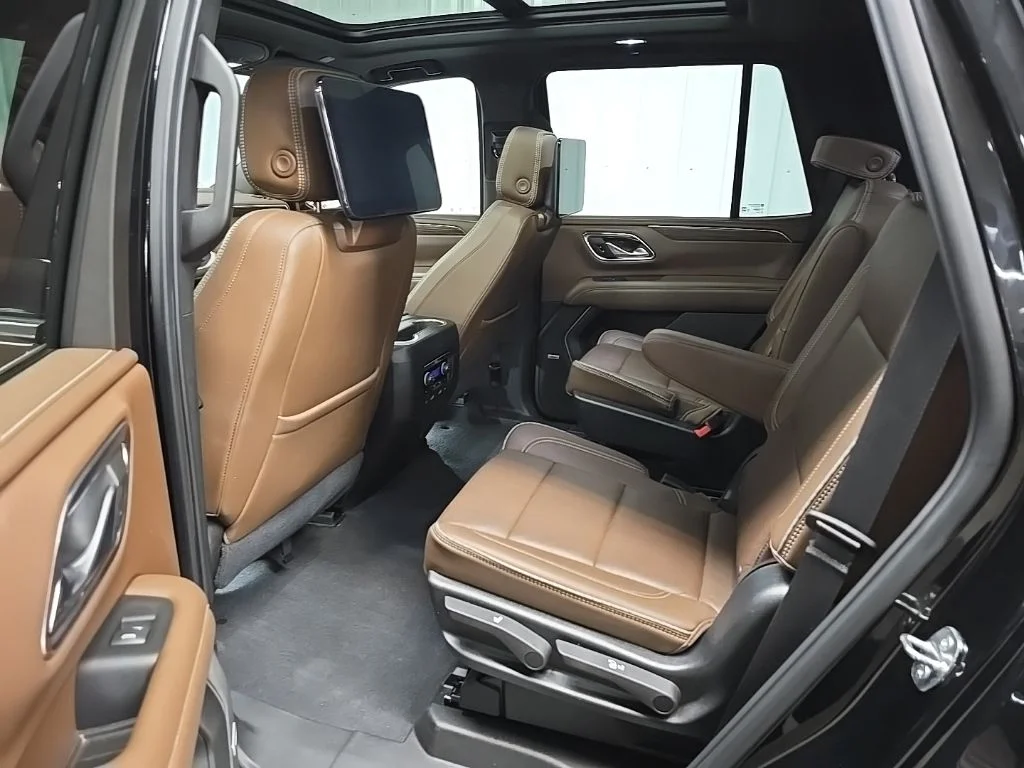 Used 2021 Black Chevrolet High Country image 32